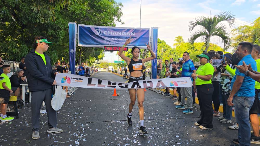 Llegada ganadora con cinta LLEGADA PROYECTO PULMON